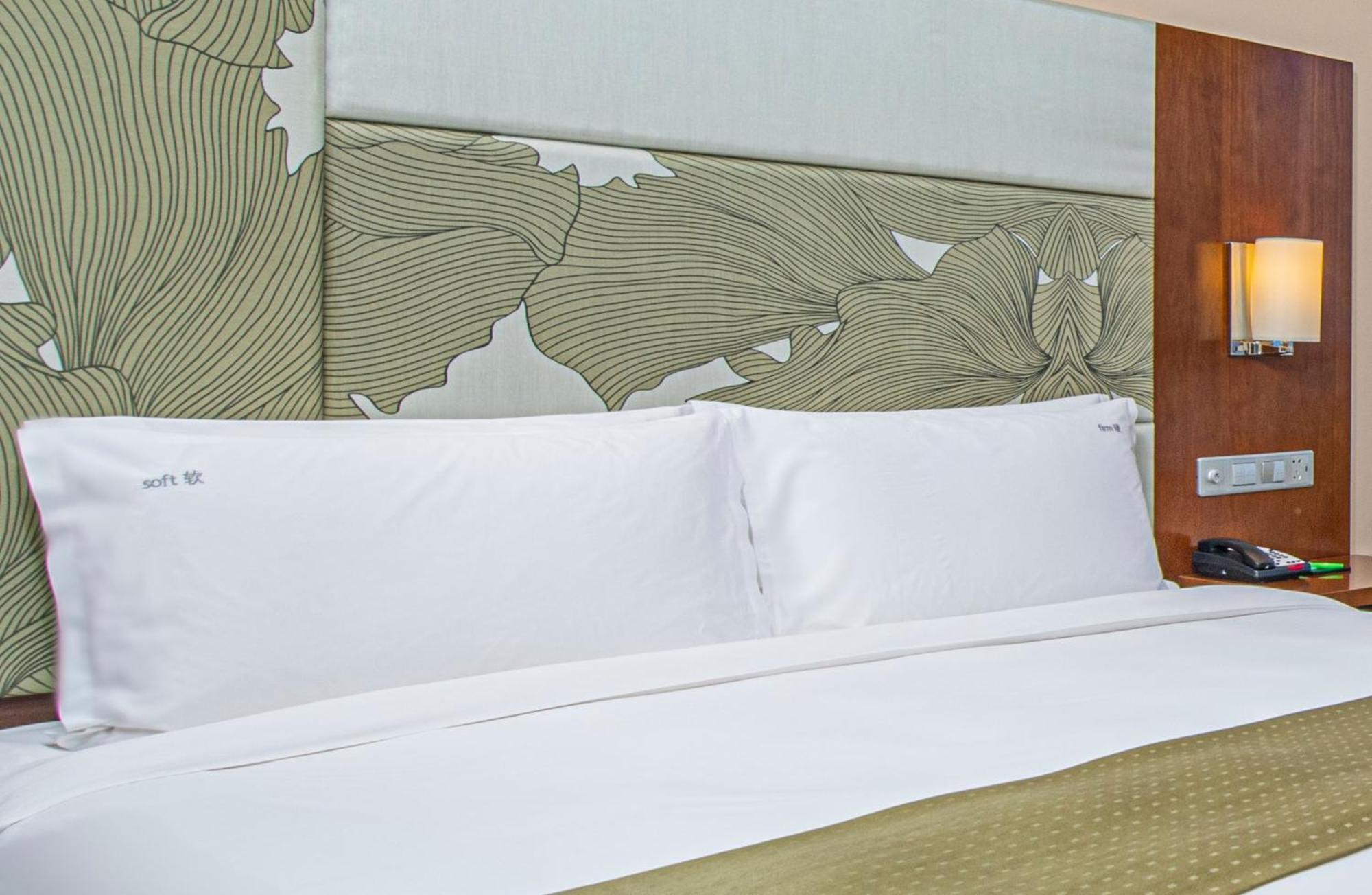 Holiday Inn Qingdao City Center By Ihg - May 4Th Square Exterior foto