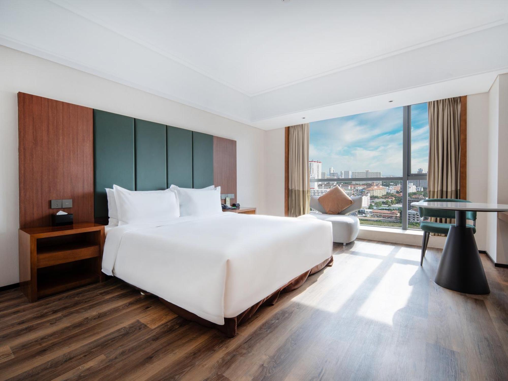 Holiday Inn Qingdao City Center By Ihg - May 4Th Square Exterior foto