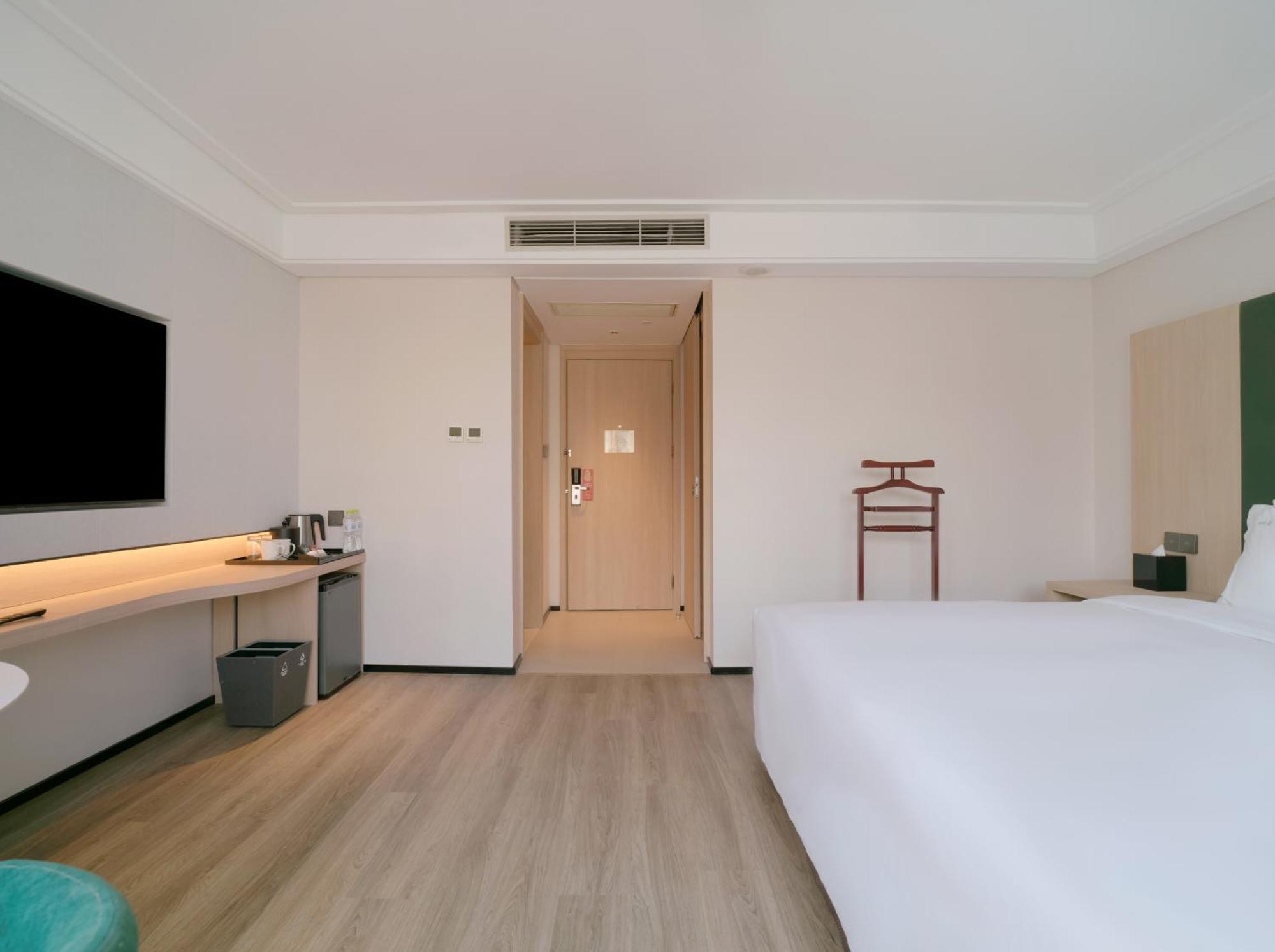 Holiday Inn Qingdao City Center By Ihg - May 4Th Square Exterior foto