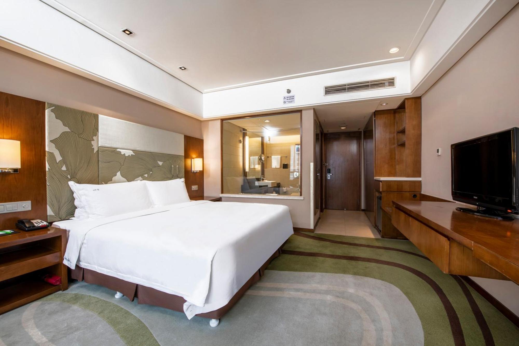 Holiday Inn Qingdao City Center By Ihg - May 4Th Square Exterior foto