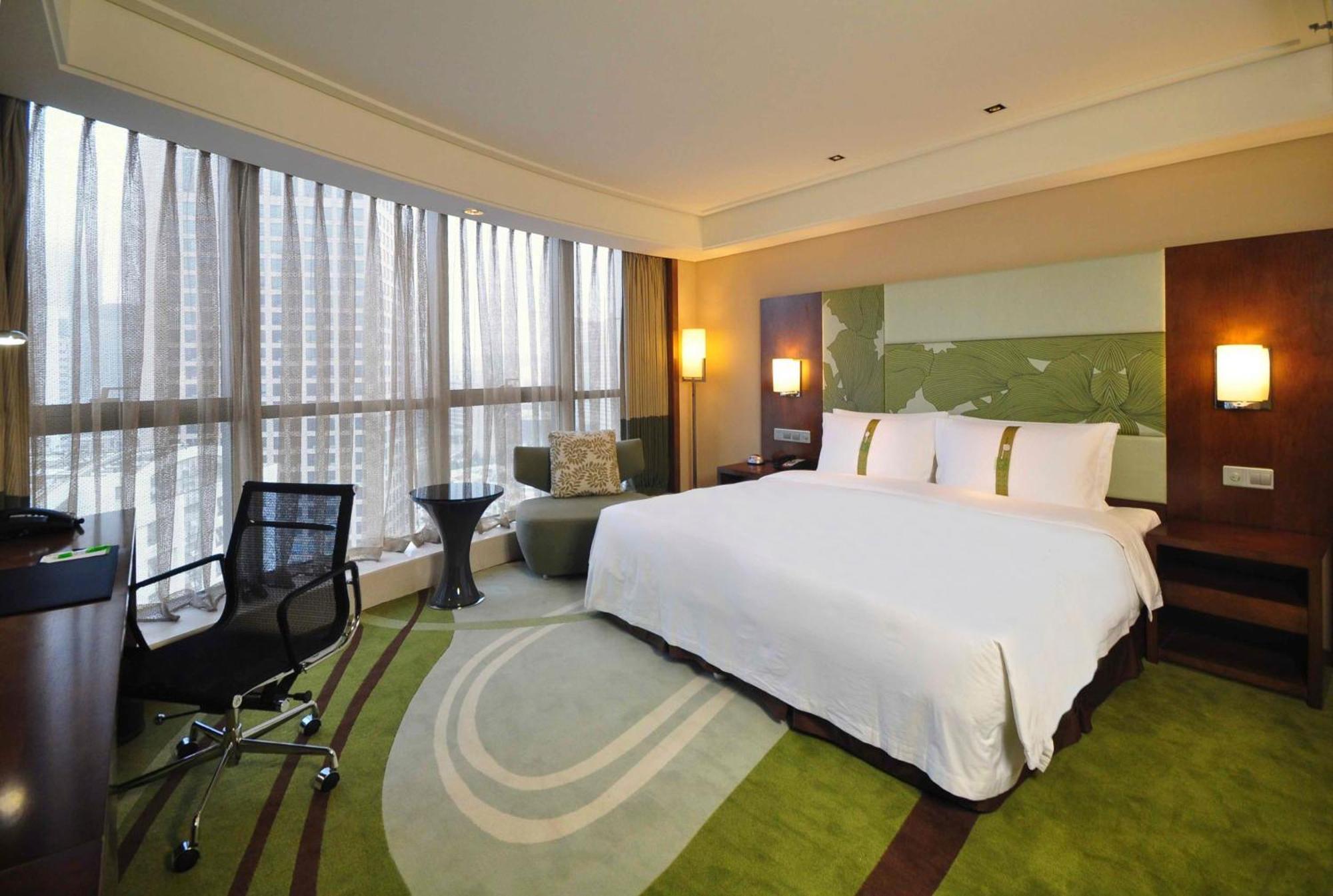 Holiday Inn Qingdao City Center By Ihg - May 4Th Square Exterior foto