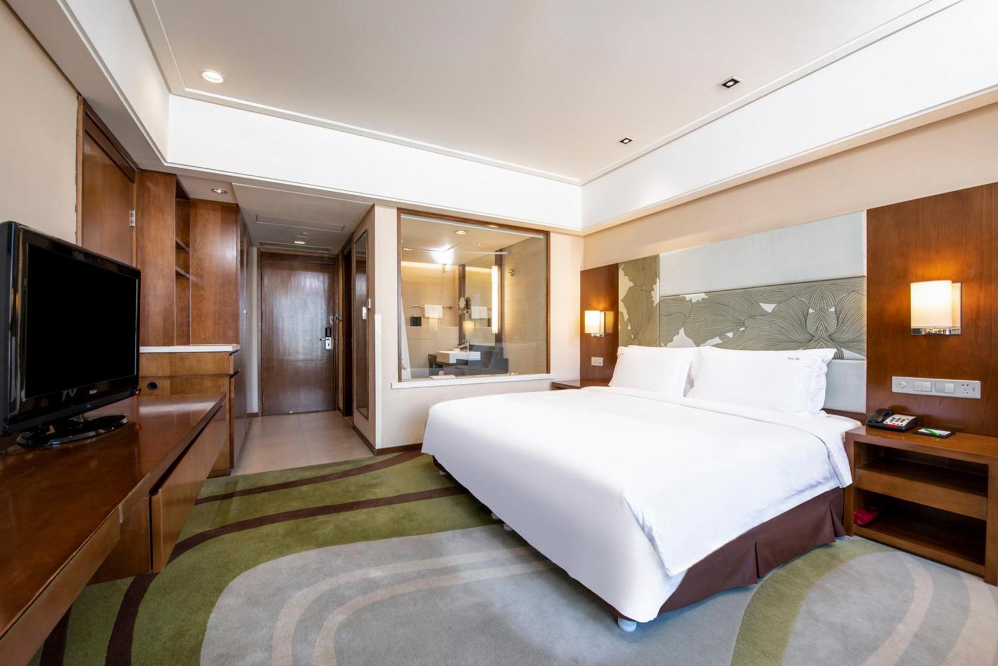 Holiday Inn Qingdao City Center By Ihg - May 4Th Square Exterior foto