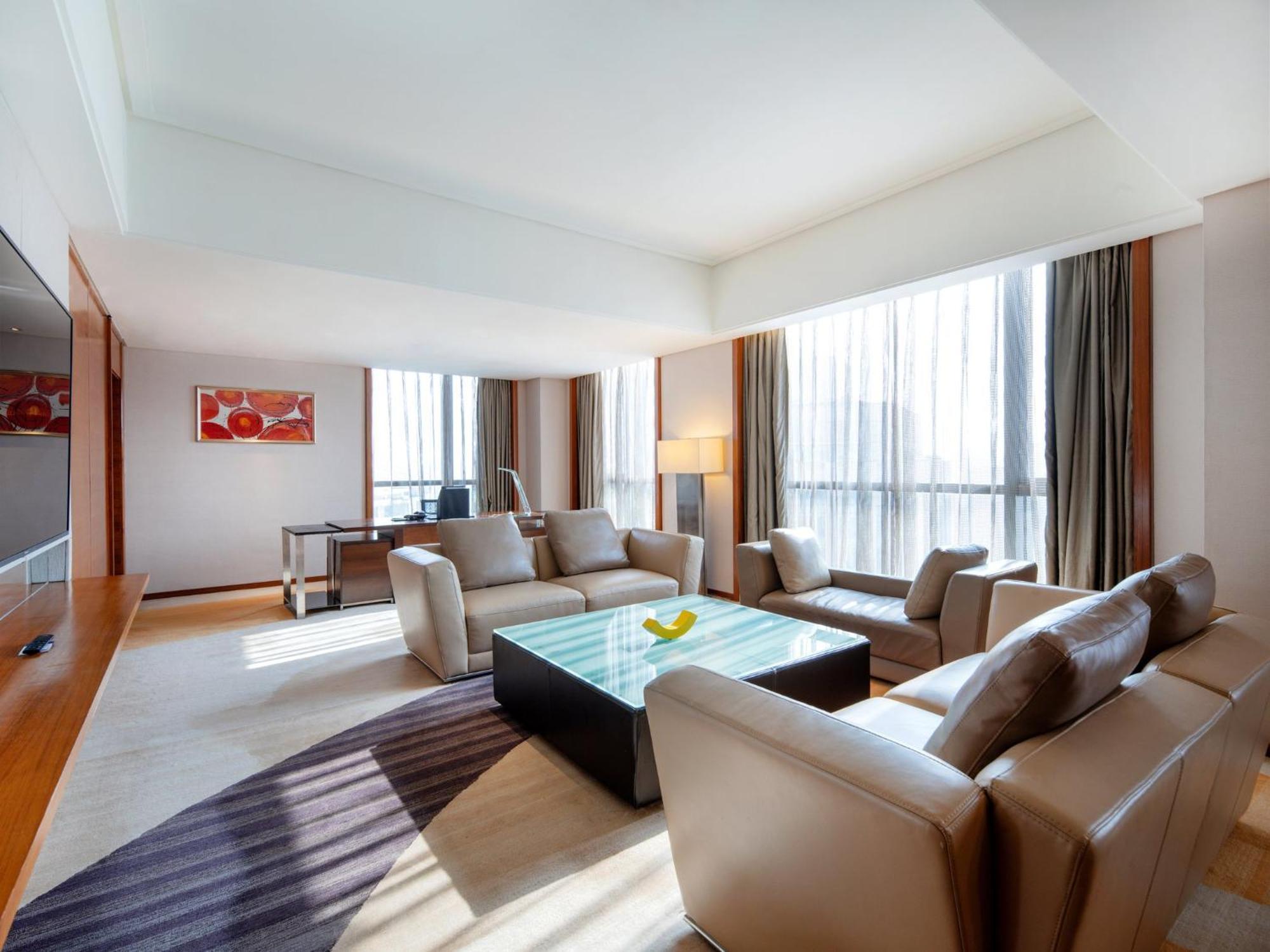Holiday Inn Qingdao City Center By Ihg - May 4Th Square Exterior foto